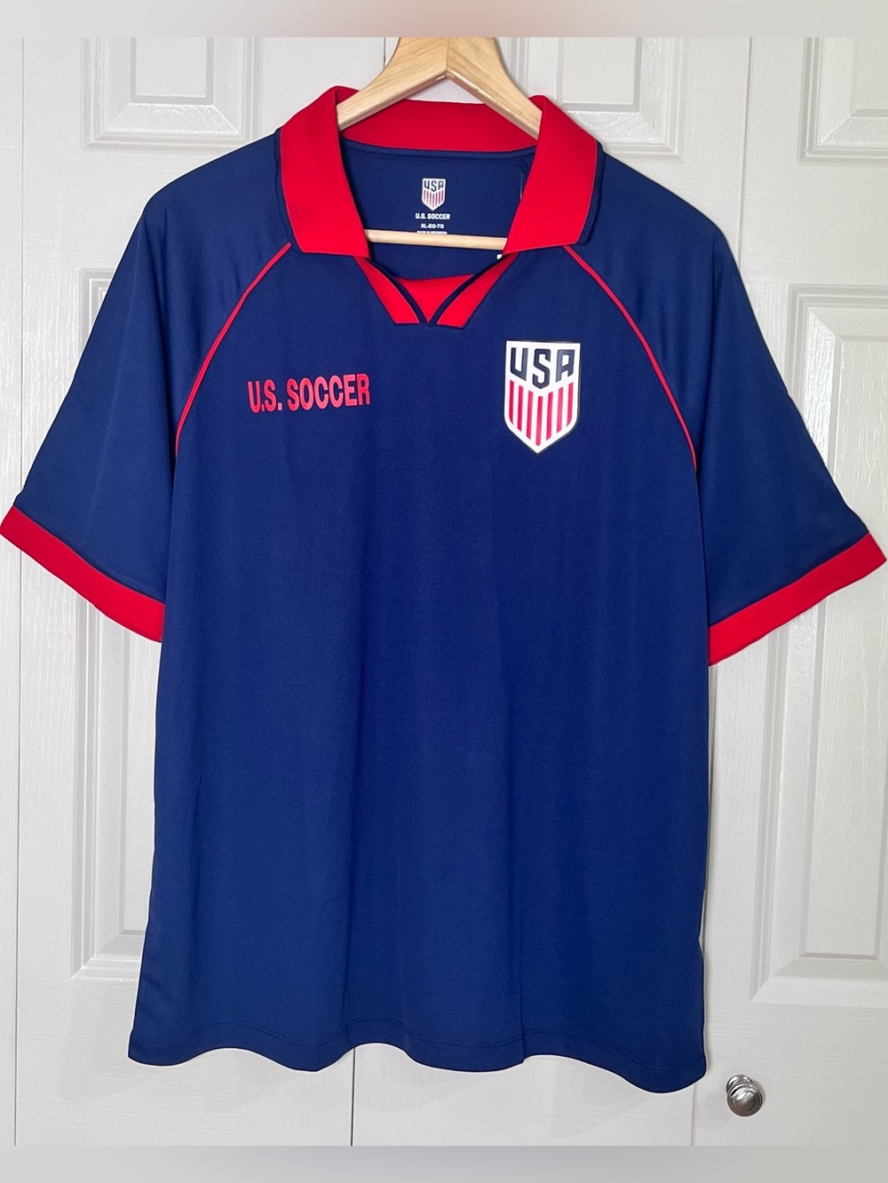 NEW Official US Soccer
USA Jersey Collared Tee Shirt NWT XL Short Sleeve